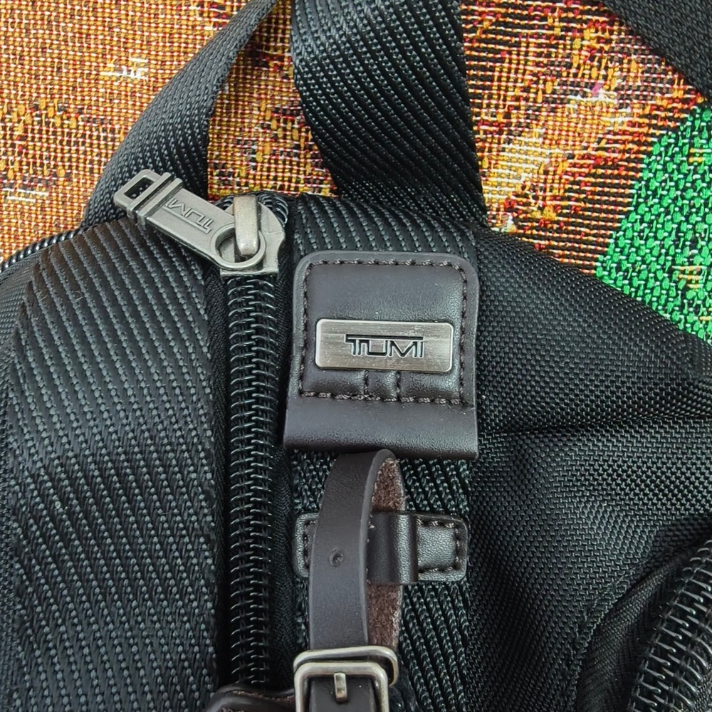 🌺Tumi Alpha Bravo Monterey Sling Bag - Picture 6 of 8